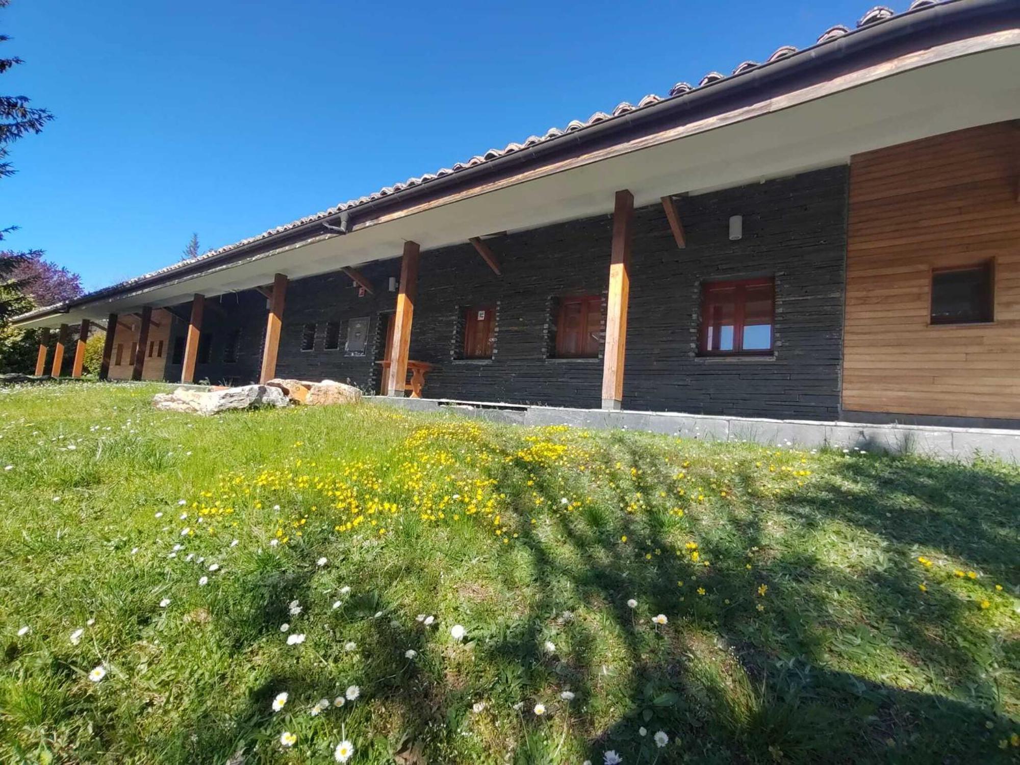 Kyomu Resort Hostel Velilla del Rio Carrion المظهر الخارجي الصورة